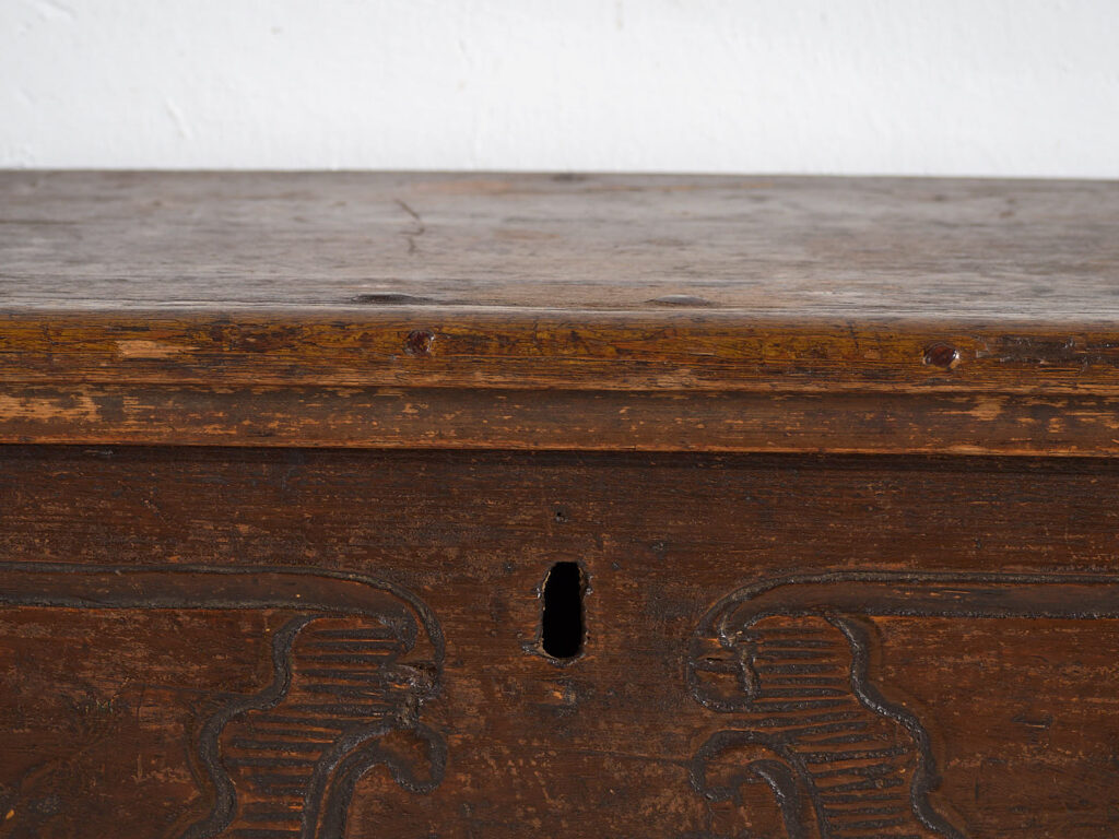 Baúl antiguo de madera maciza fechado Año 1836 #13