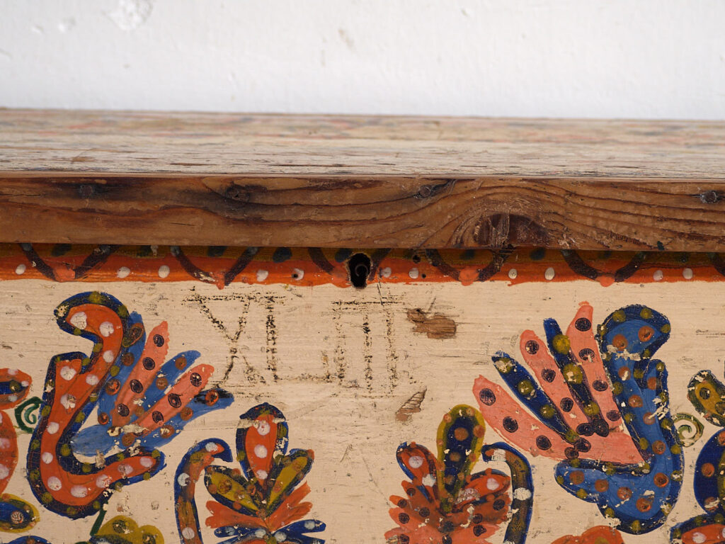 Antique hand painted folk style trunk (c.1880) #14