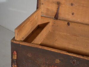 Antiguo baúl de almacenaje fechado Año 1861 #23