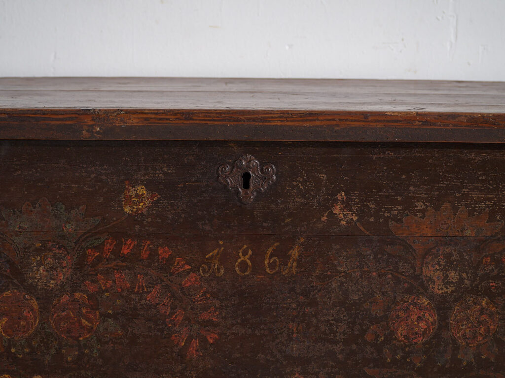 Antiguo baúl de almacenaje fechado Año 1861 #23