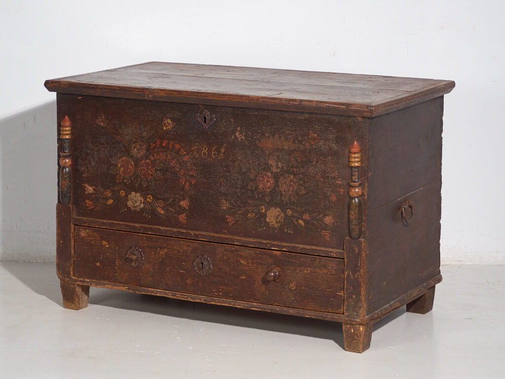 Antiguo baúl de almacenaje fechado Año 1861 #23