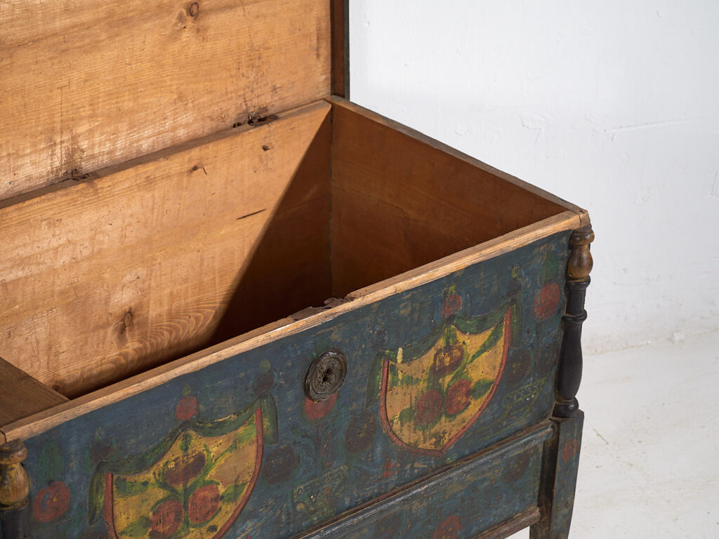 Malle ancienne peint à la main - Europe centrale (vers 1850)