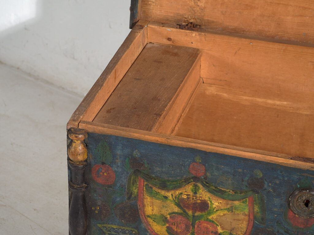 Malle ancienne peint à la main - Europe centrale (vers 1850)