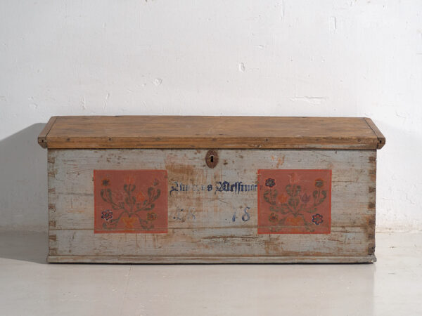 Baúl antiguo de color gris con detalles florales fechado Año 1878 #26
