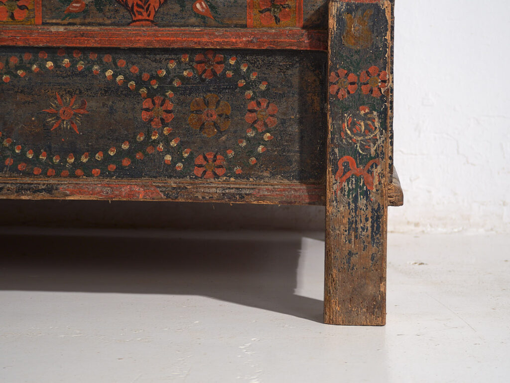 Arcón pintado antiguo (c.1870) #28