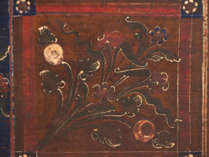 Antiguo arcón pintado con detalles florales (Año 1870) #32