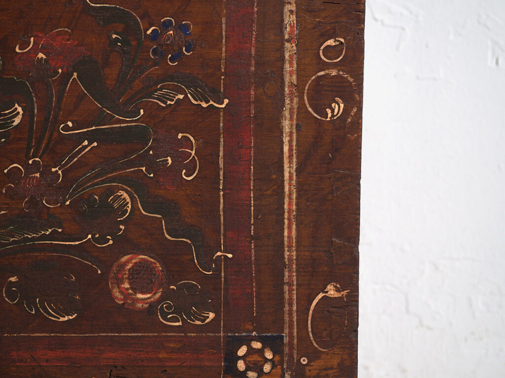 Antiguo arcón pintado con detalles florales (Año 1870) #32