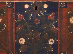 Antiguo arcón pintado con detalles florales (Año 1870) #32