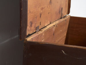 Antiguo arcón pintado con detalles florales (Año 1870) #32