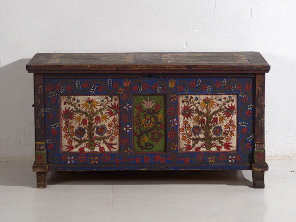 Baúl azul antiguo con detalles florales pintados a mano (c.1870) #2