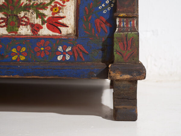Baúl azul antiguo con detalles florales pintados a mano (c.1870) #2