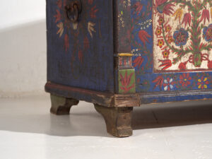 Antique blue trunk with hand painted floral details (c.1870) #2