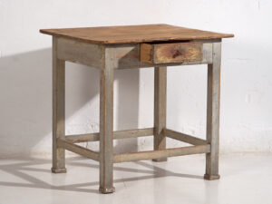 Antigua mesa auxiliar de color gris (c.1920) #22