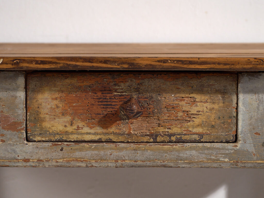 Antigua mesa auxiliar de color gris (c.1920) #22