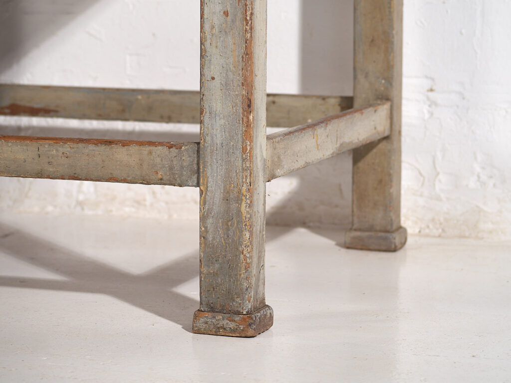 Antigua mesa auxiliar de color gris (c.1920) #22