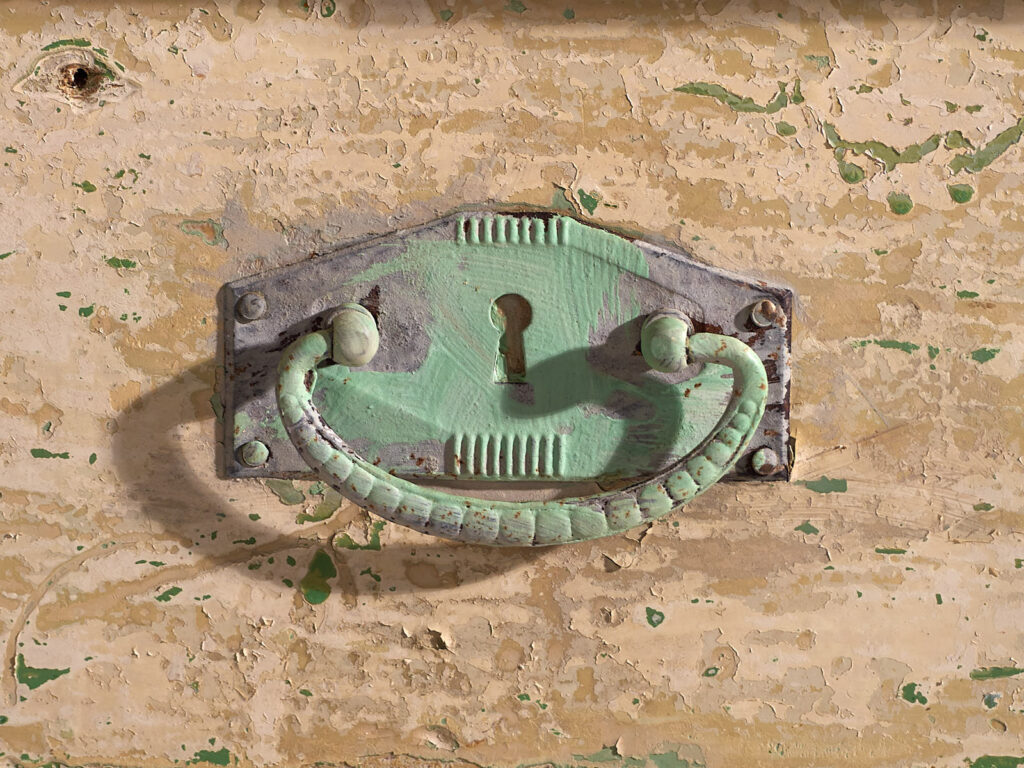 Ancienne commode de chambre avec tons verts (c.1920) #8