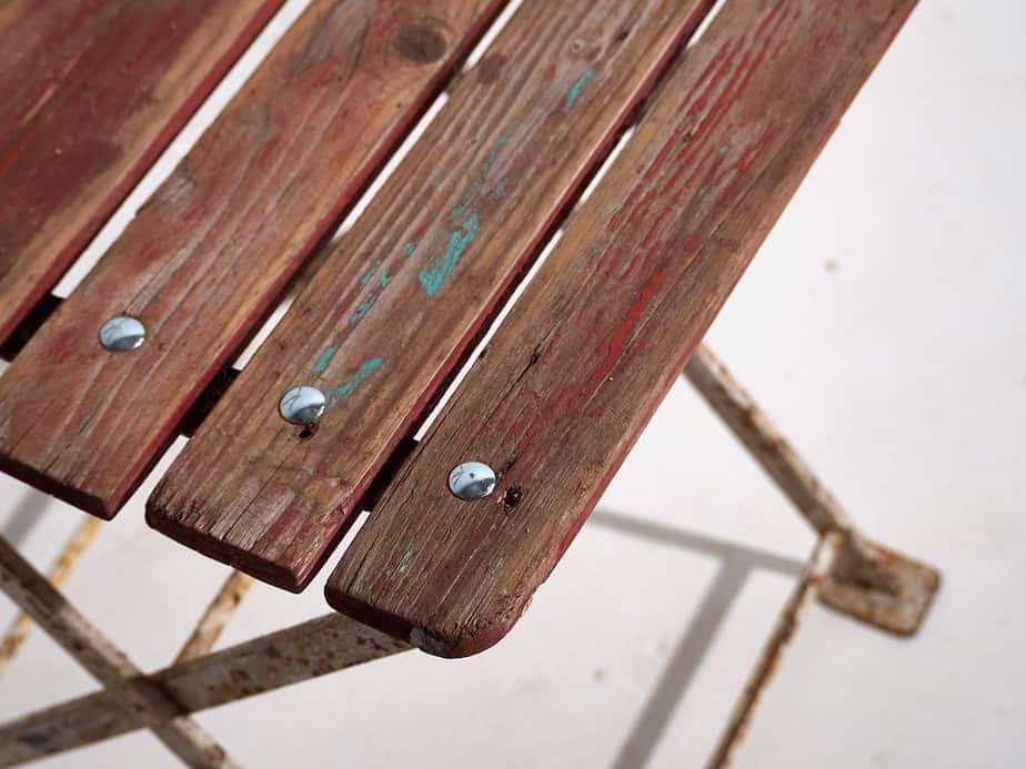 Antiguas sillas plegables de jardín en color rojo (c.1920). Conjunto de 4 piezas