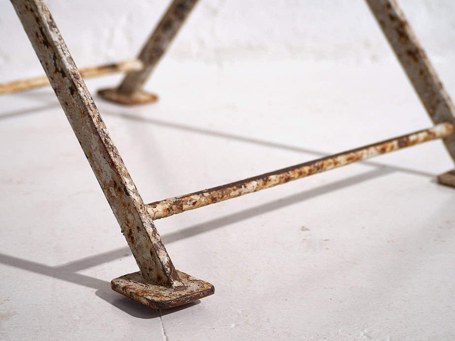 Antiguas sillas plegables de jardín en color rojo (c.1920). Conjunto de 4 piezas