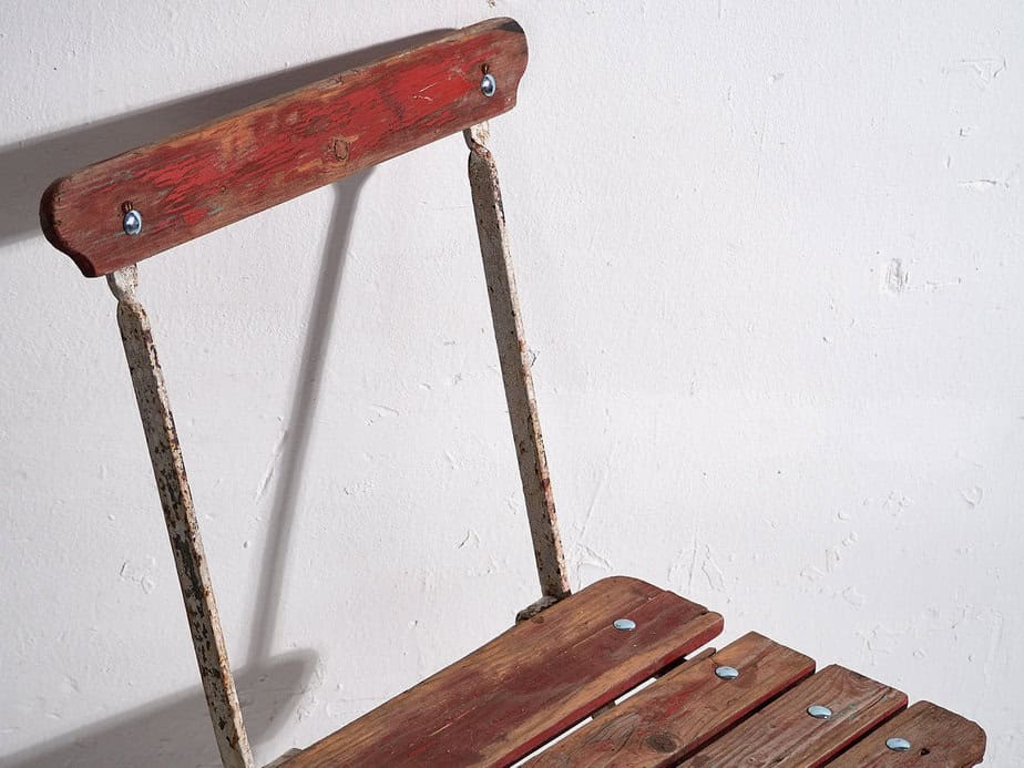 Antiguas sillas plegables de jardín en color rojo (c.1920). Conjunto de 4 piezas