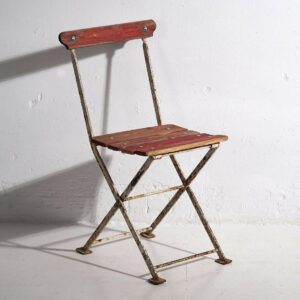 Antiguas sillas plegables de jardín en color rojo (c.1920). Conjunto de 4 piezas