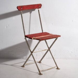 Antiguas sillas plegables de jardín en color rojo (c.1920). Conjunto de 4 piezas