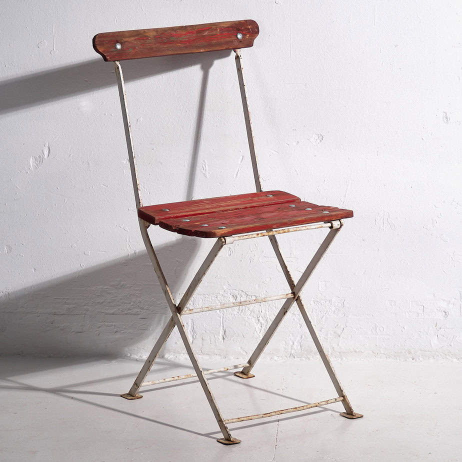 Antiguas sillas plegables de jardín en color rojo (c.1920). Conjunto de 4 piezas