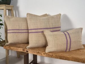 Cojines de lino antiguo de rayas color lila