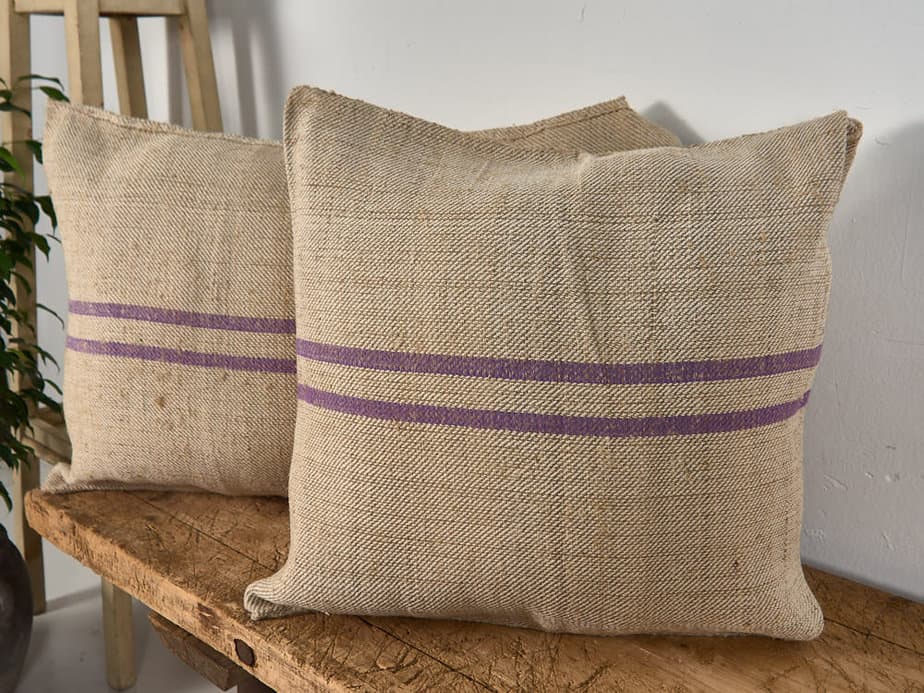 Cojines de lino antiguo de rayas color lila