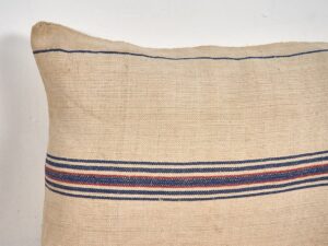 Cojín de lino antiguo de rayas azules y rojas