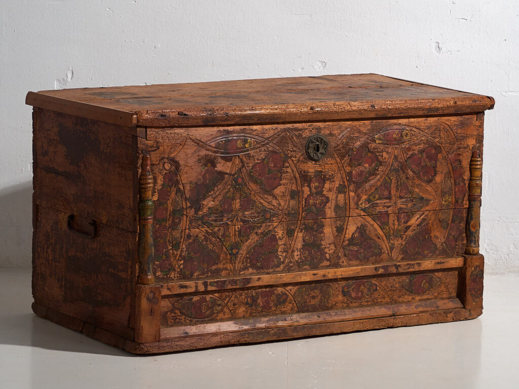 Antique brown trunk with floral motifs (c.1920) #13