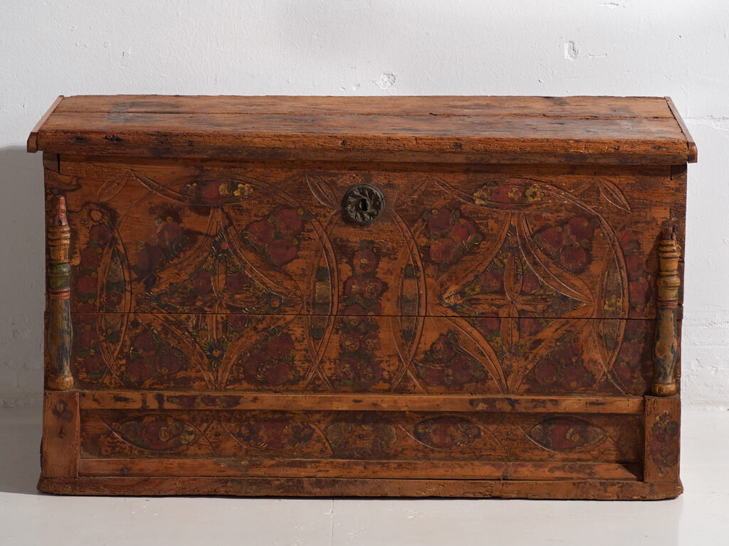 Antique brown trunk with floral motifs (c.1920) #13