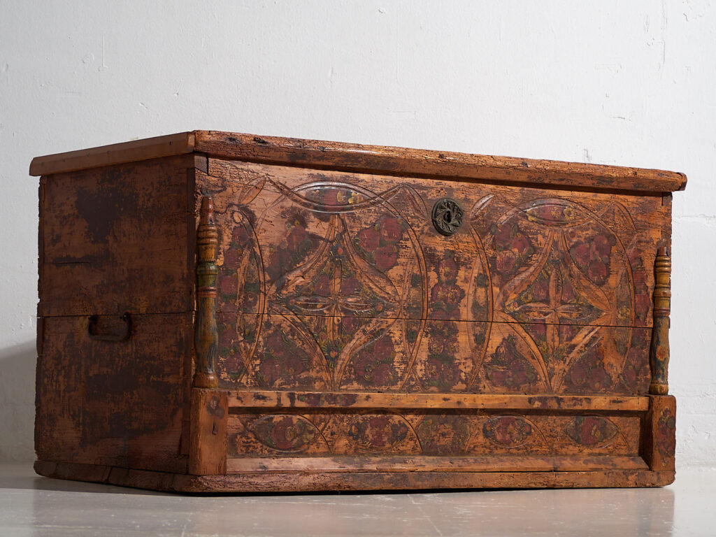 Antique brown trunk with floral motifs (c.1920) #13
