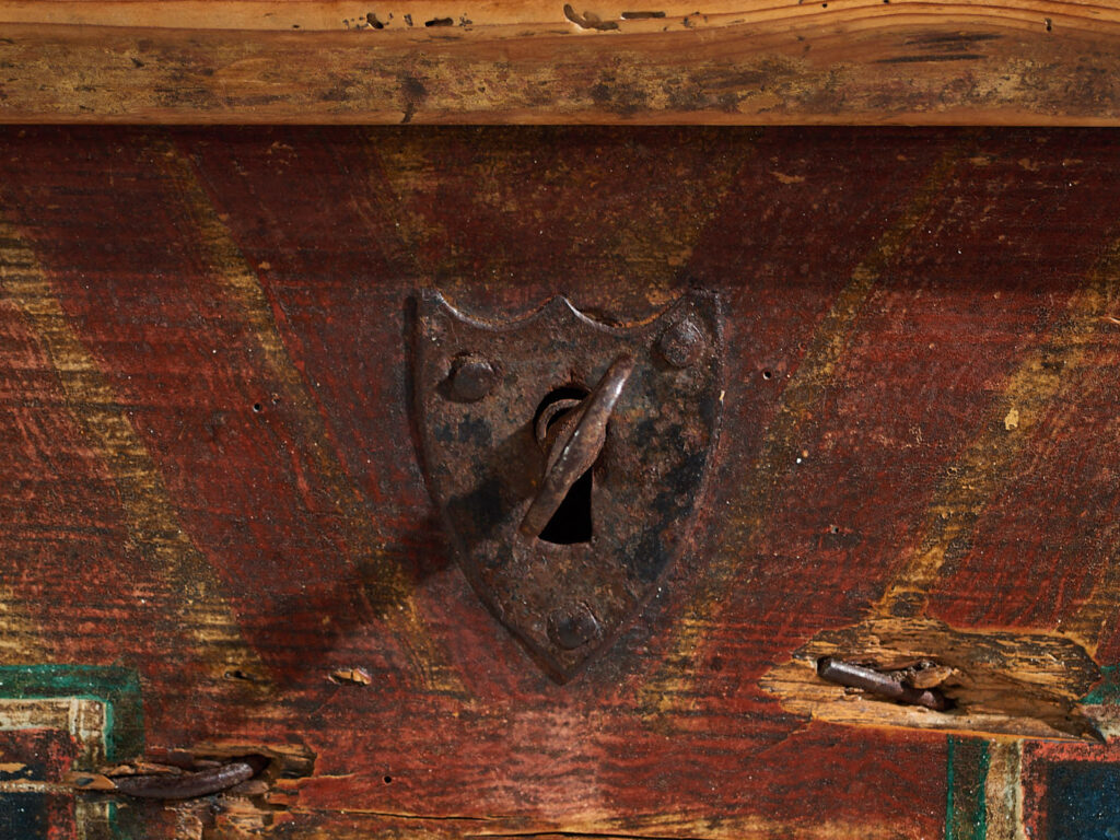 Baúl de almacenaje antiguo con motivos florales (c.1865) #14