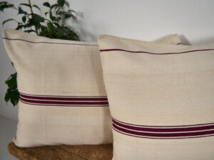 Cojín de lino antiguo de rayas rojas