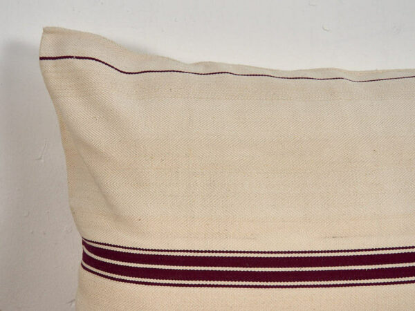 Cojín de lino antiguo de rayas rojas