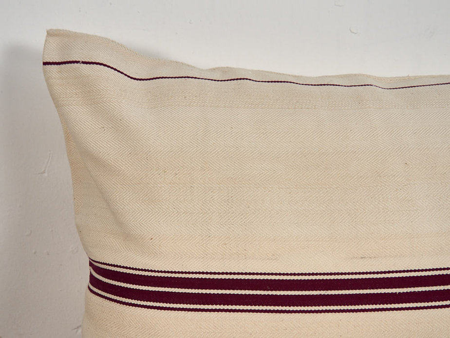 Cojín de lino antiguo de rayas rojas