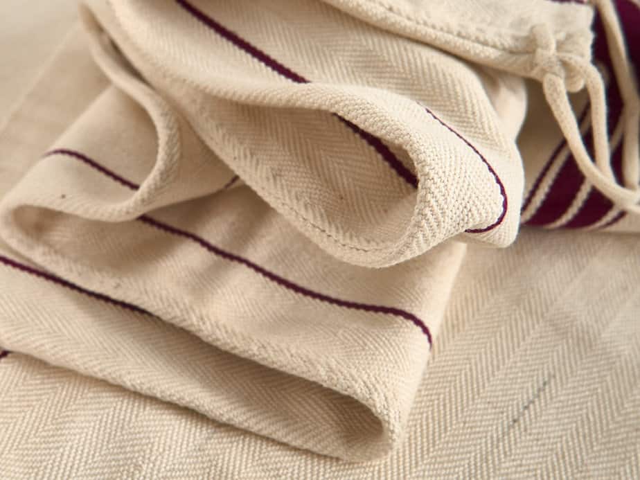 Cojín de lino antiguo de rayas rojas