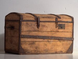 Cofre antiguo de madera lavada (c.1900) #43