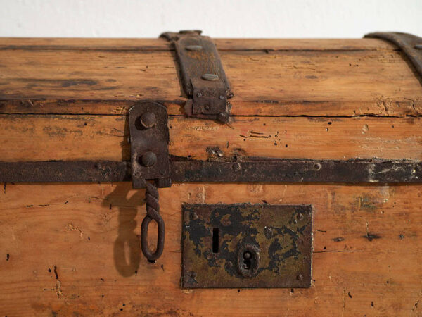 Cofre antiguo de madera lavada (c.1900) #43