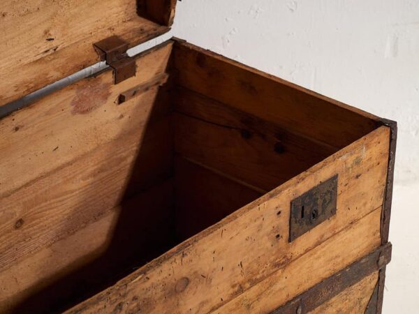 Cofre antiguo de madera lavada (c.1900) #43