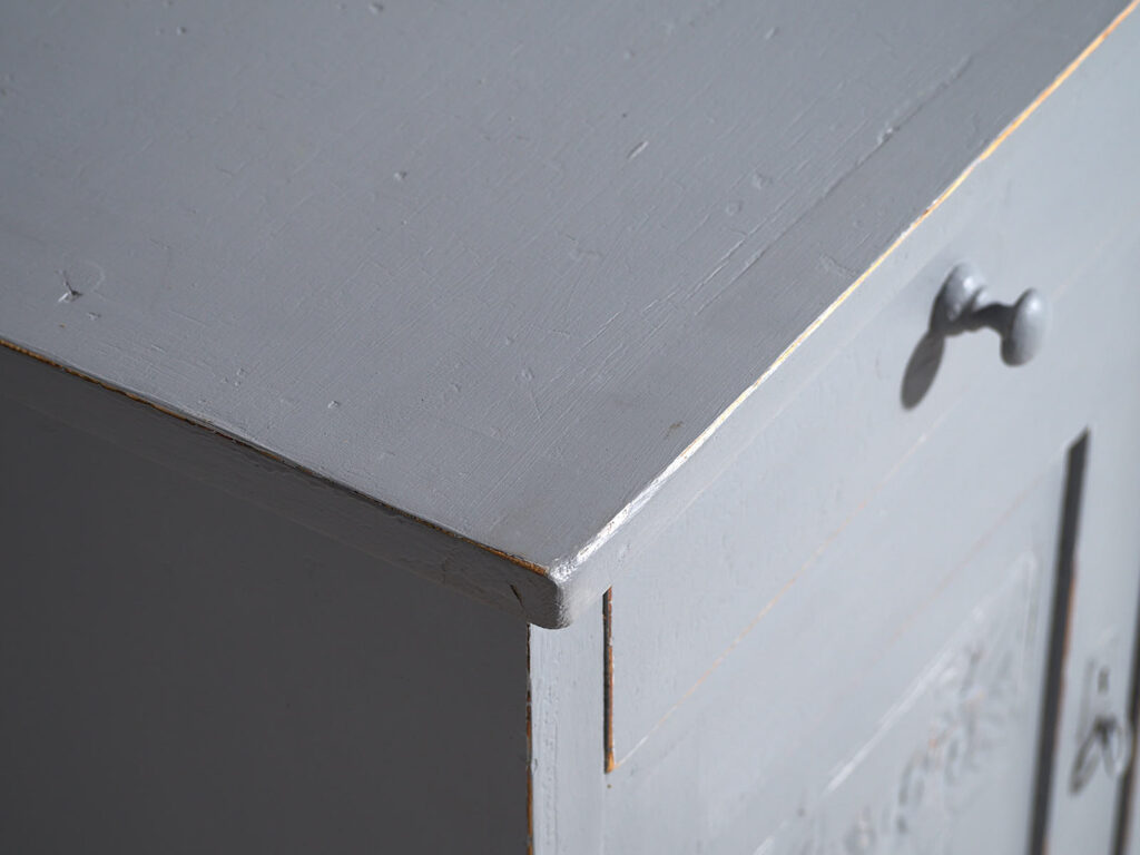 Cómoda antigua de dos puertas (c.1920) #3