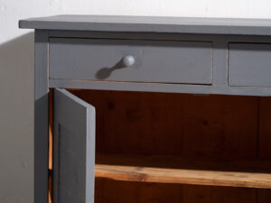 Cómoda antigua de dos puertas (c.1920) #3