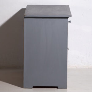 Cómoda antigua de dos puertas (c.1920) #3