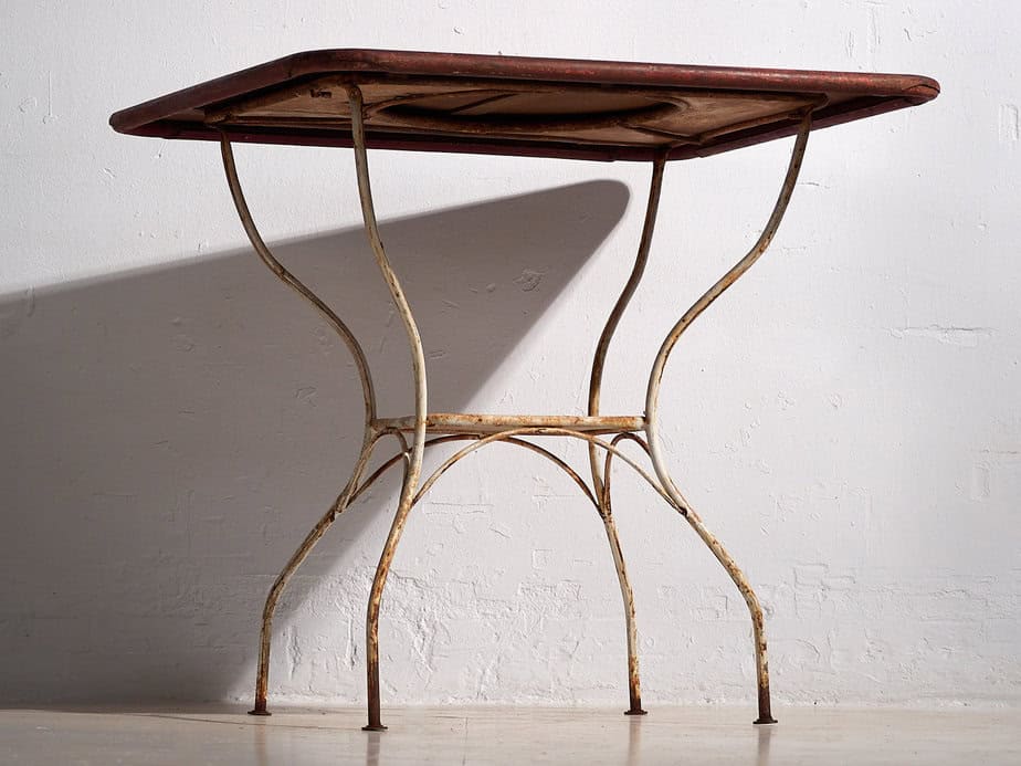 Mesa roja antigua para jardín (c.1920) #2