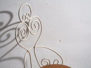 Sillas blancas de jardín antiguas (c.1920). Conjunto de 4 piezas