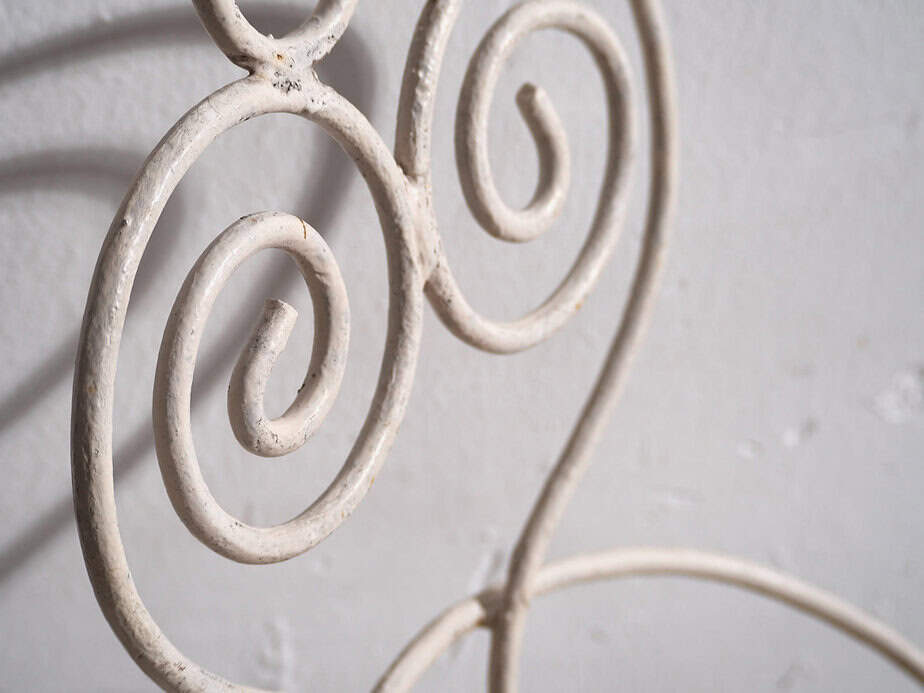 Sillas blancas de jardín antiguas (c.1920). Conjunto de 4 piezas