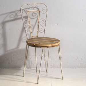 Sillas de exterior antiguas de color blanco (c.1920). Conjunto de 4 piezas