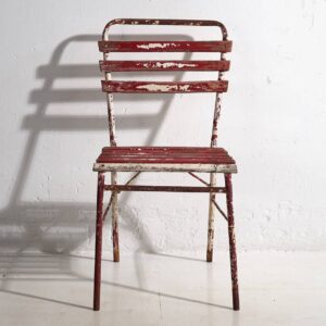 Sillas de terraza antiguas de color rojo y blanco (c.1920). Conjunto de 4 piezas