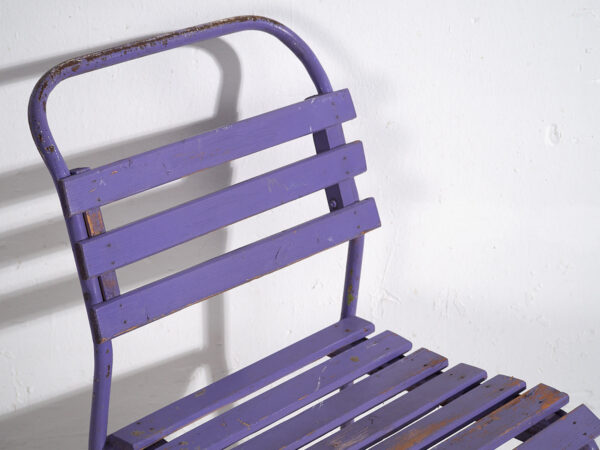 Sillas para patio antiguas color violeta (c.1920). Conjunto de 2 piezas
