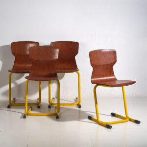 Sillas retro para comedor en color amarillo (c.1950). Conjunto de 4 piezas